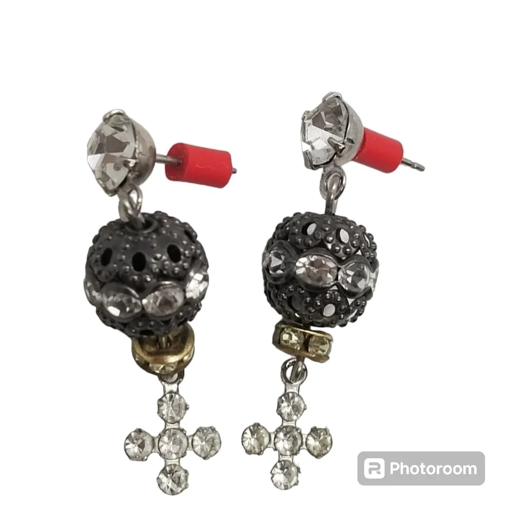 VINTAGE SILVERTONE FILIGREE BALL & CRYSTAL CROSS DROP EARRINGS